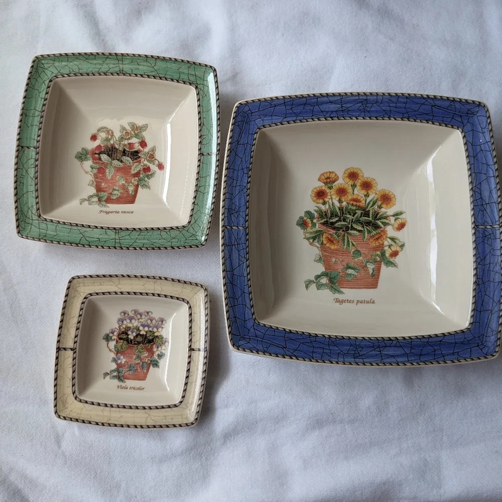 Wedgwood Sarah's Garden Floral Nesting Sweet Meat Dishes Set - 3 Discontinued